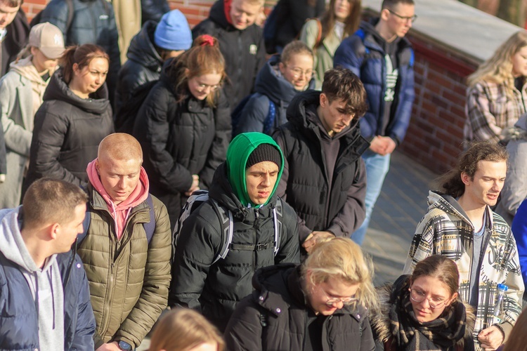 Pielgrzymka maturzystów diecezji świdnickiej - cz. 01