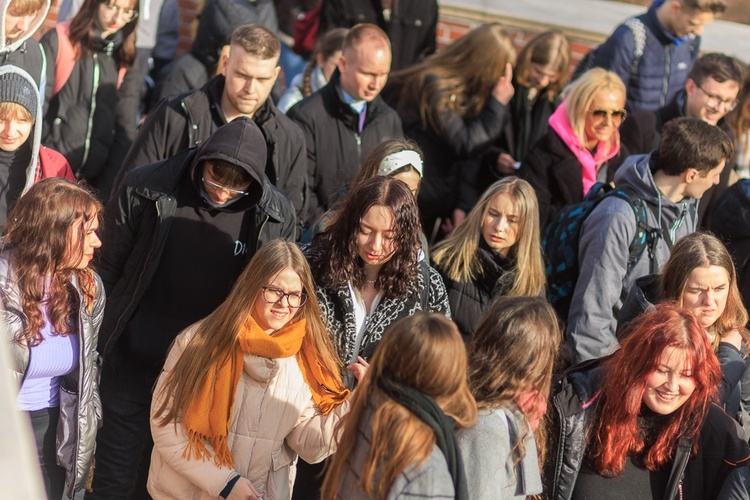 Pielgrzymka maturzystów diecezji świdnickiej - cz. 01