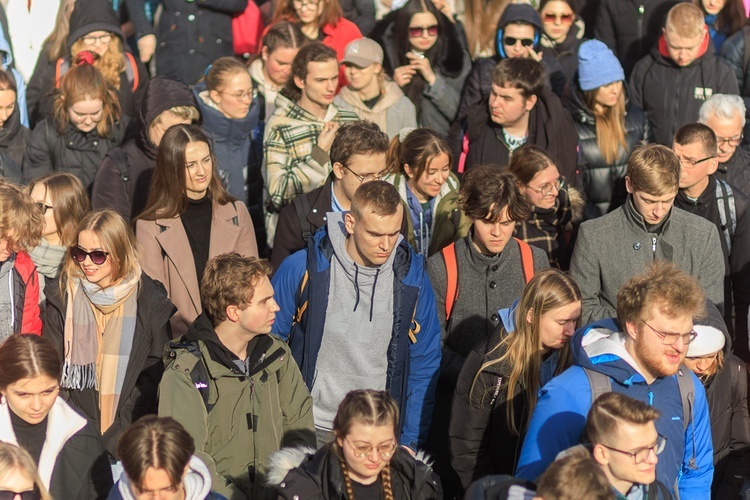 Pielgrzymka maturzystów diecezji świdnickiej - cz. 01