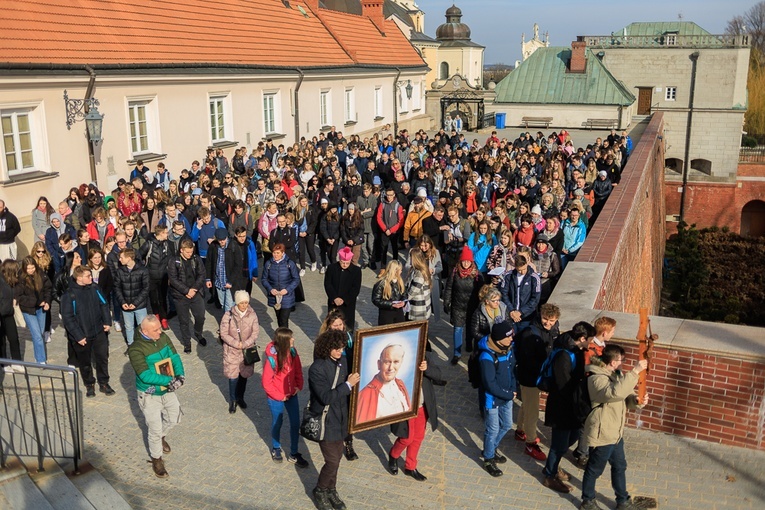 Pielgrzymka maturzystów diecezji świdnickiej - cz. 01