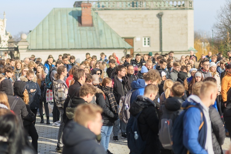 Pielgrzymka maturzystów diecezji świdnickiej - cz. 01