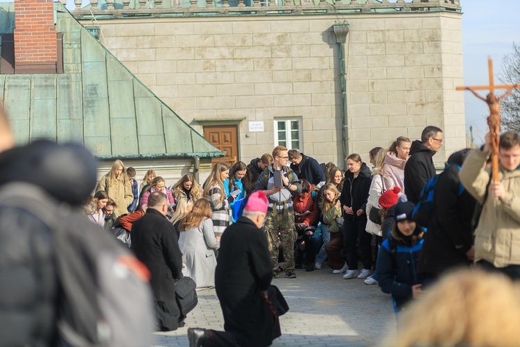 Pielgrzymka maturzystów diecezji świdnickiej - cz. 01