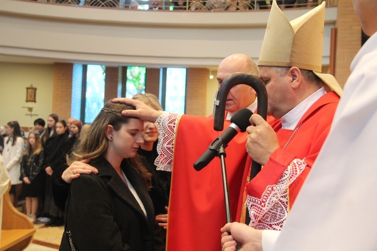 Bierzmowanie u Jana Pawła II w Nowym Sączu