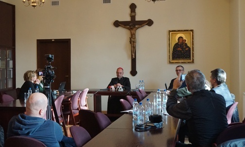 Spotkanie bp. Sławomira Odera z dziennikarzami