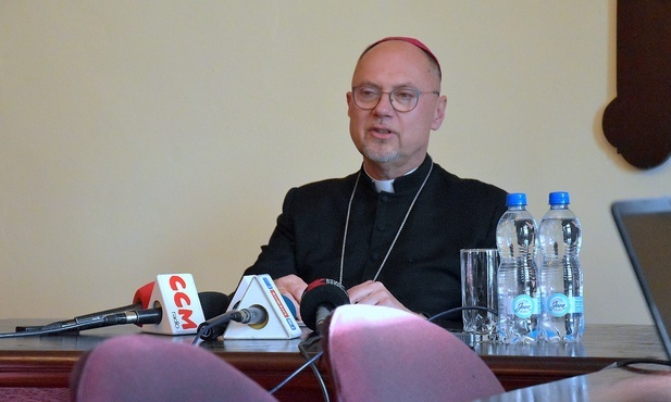 Spotkanie bp. Sławomira Odera z dziennikarzami
