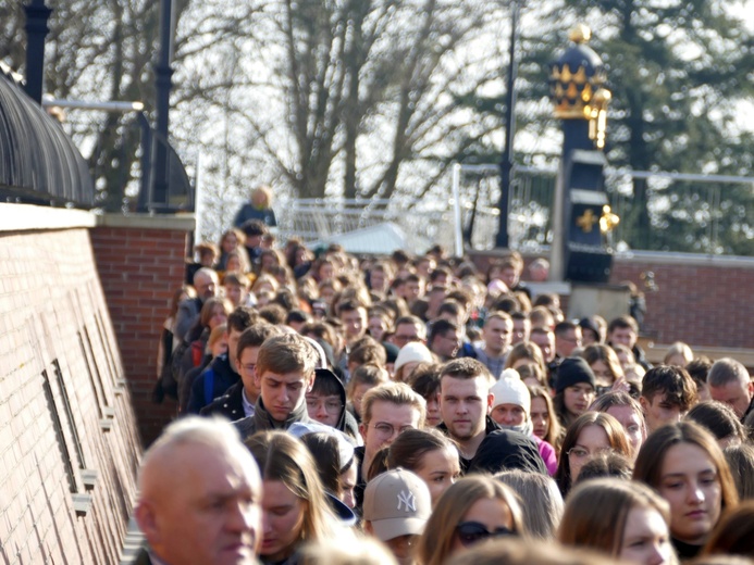 Pielgrzymka maturzystów diecezji świdnickiej na Jasną Górę - cz. 02