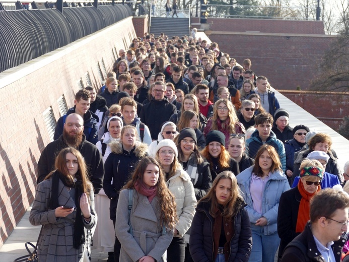 Pielgrzymka maturzystów diecezji świdnickiej na Jasną Górę - cz. 02