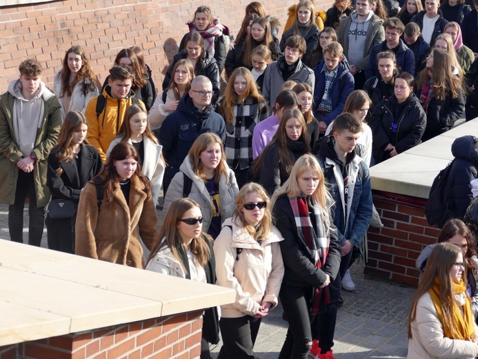 Pielgrzymka maturzystów diecezji świdnickiej na Jasną Górę - cz. 02