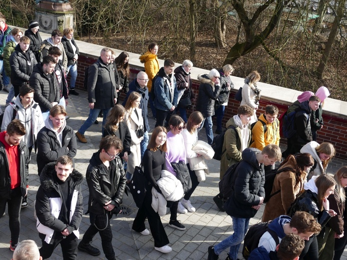 Pielgrzymka maturzystów diecezji świdnickiej na Jasną Górę - cz. 02