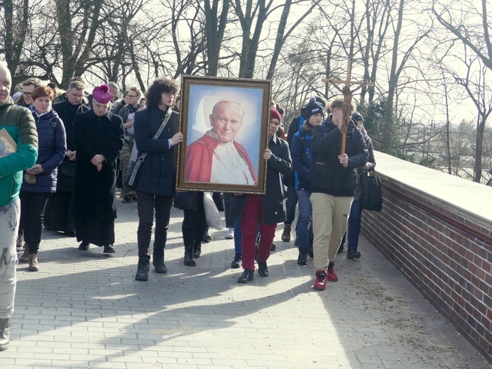 Pielgrzymka maturzystów diecezji świdnickiej na Jasną Górę - cz. 02