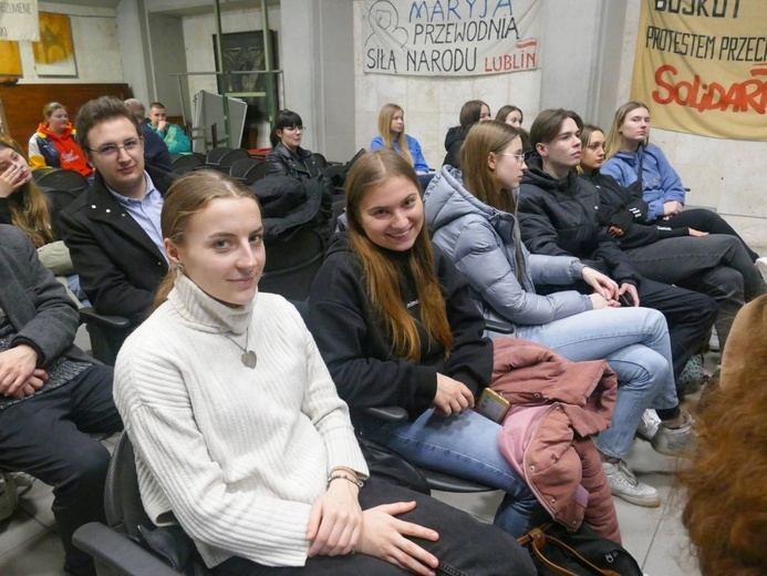 Pielgrzymka maturzystów diecezji świdnickiej na Jasną Górę - cz. 02