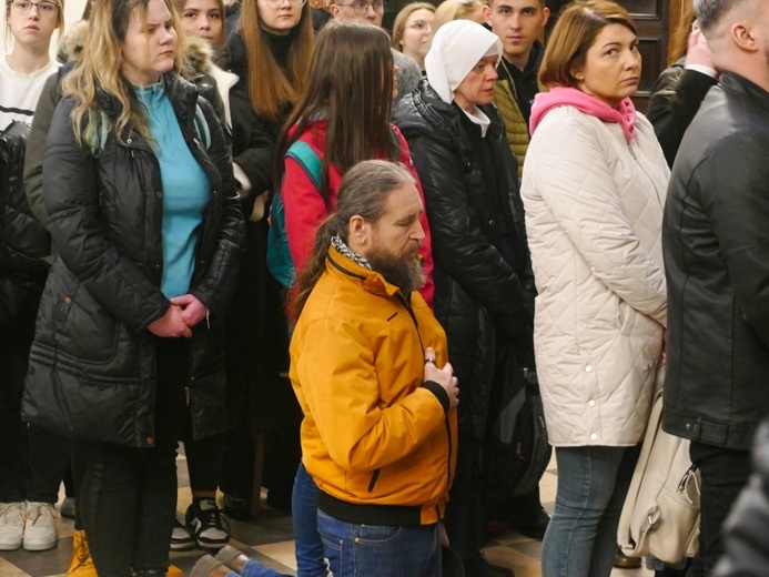 Pielgrzymka maturzystów diecezji świdnickiej na Jasną Górę - cz. 02