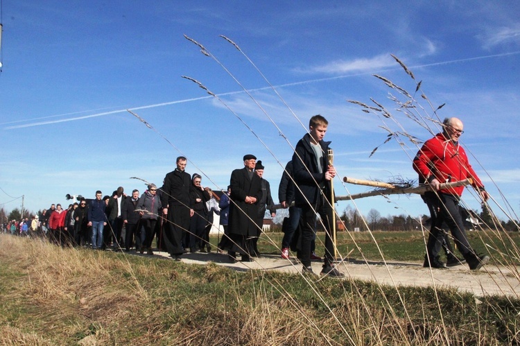 Droga Krzyżowa z Pilzna do Słotowej