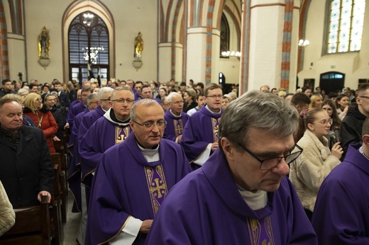 Dziękczynienie za posługę bp Edwarda, cz. 1