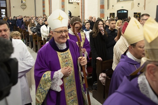 Dziękczynienie za posługę bp Edwarda, cz. 1