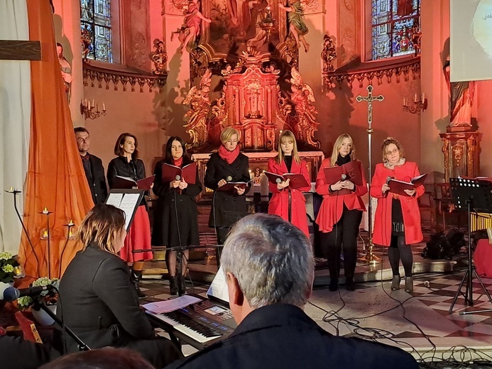 Ząbkowice Śl. Koncert "Jak śmierć potężna jest miłość"