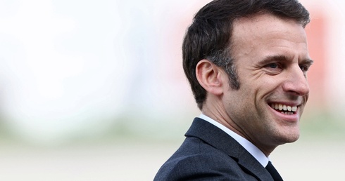 AFP: prezydent Macron nie rozwiąże parlamentu ani nie zgodzi się na referendum w sprawie reformy emerytalnej