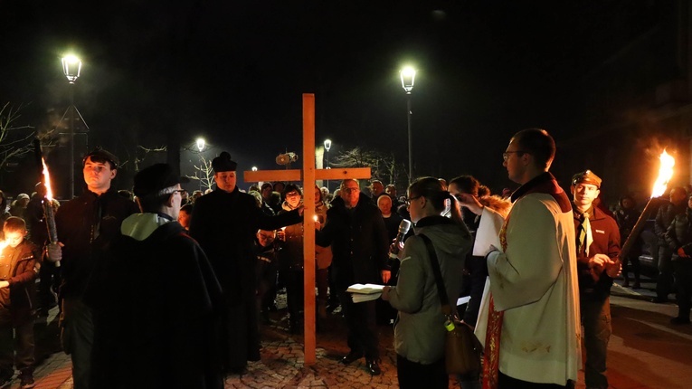 Droga Krzyżowa po ulicach Szczawna-Zdroju