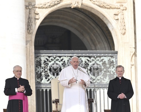 Papież zaapelował o ponowienie aktu poświęcenia świata Sercu Maryi