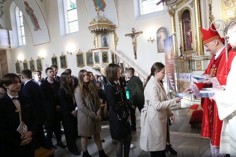 Bierzmowanie w Olszynach koło Wojnicza