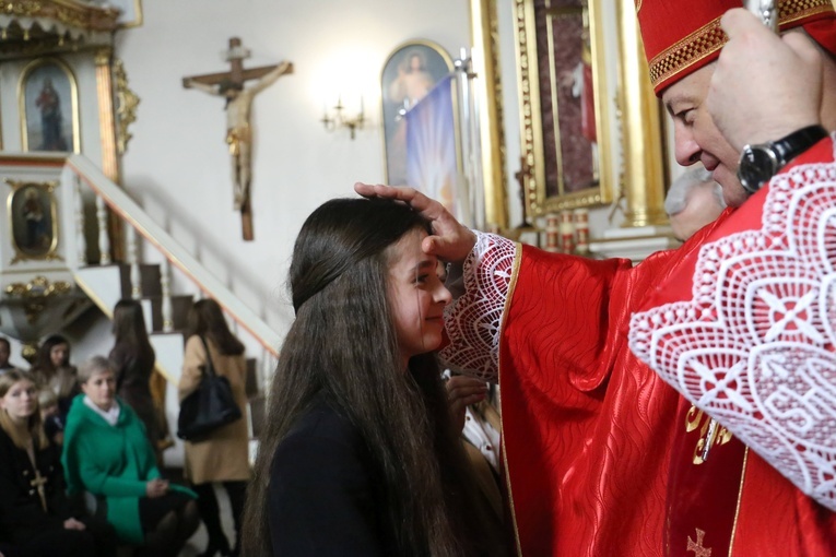 Bierzmowanie w Olszynach koło Wojnicza
