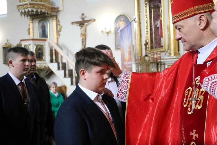 Bierzmowanie w Olszynach koło Wojnicza