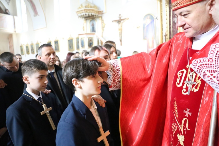 Bierzmowanie w Olszynach koło Wojnicza
