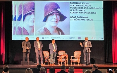 Twórcy filmu o Zofii Kossak podczas ekranowej premiery w Katowicach w lutym 2023 r. 