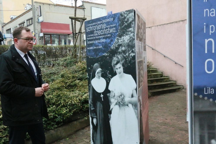 Wystawa poświęcona ratowaniu dzieci przez siostry Franciszkanki Rodziny Maryi