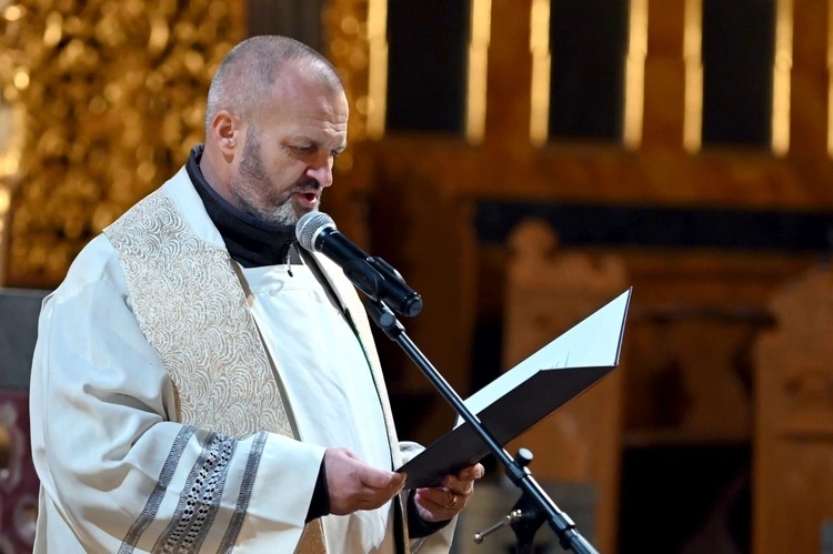 Ks. Jarosław Lipniak w czasie nabożeństwa ekumenicznego w Kościele Pokoju.