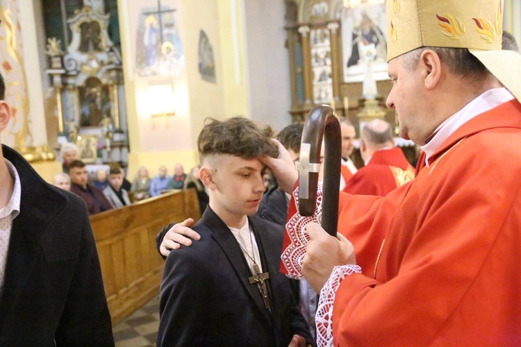 Bierzmowanie w Porąbce Uszewskiej