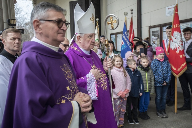 Ratującym Żydów. Tablica w bazylice salezjanów na Pradze