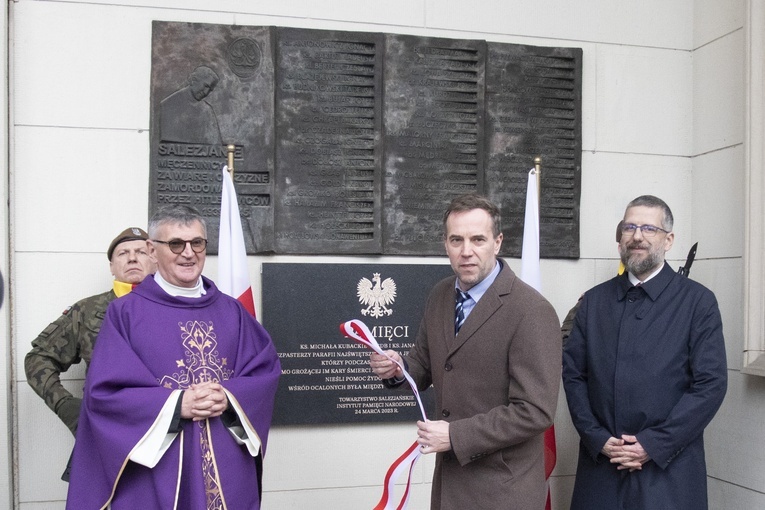 Ratującym Żydów. Tablica w bazylice salezjanów na Pradze