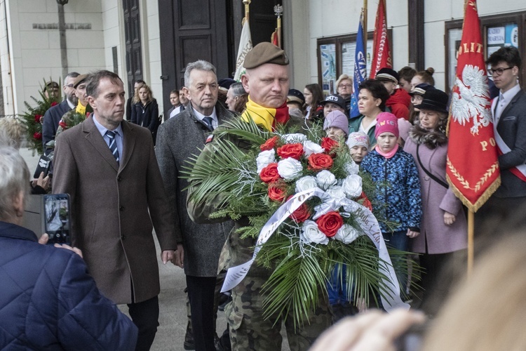 Ratującym Żydów. Tablica w bazylice salezjanów na Pradze