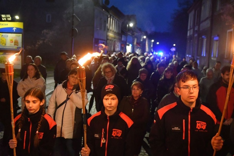 Rzepin. Poszli za krzyżem z Janem Pawłem II