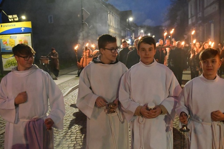 Rzepin. Poszli za krzyżem z Janem Pawłem II