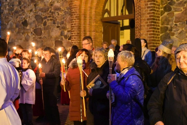 Rzepin. Poszli za krzyżem z Janem Pawłem II