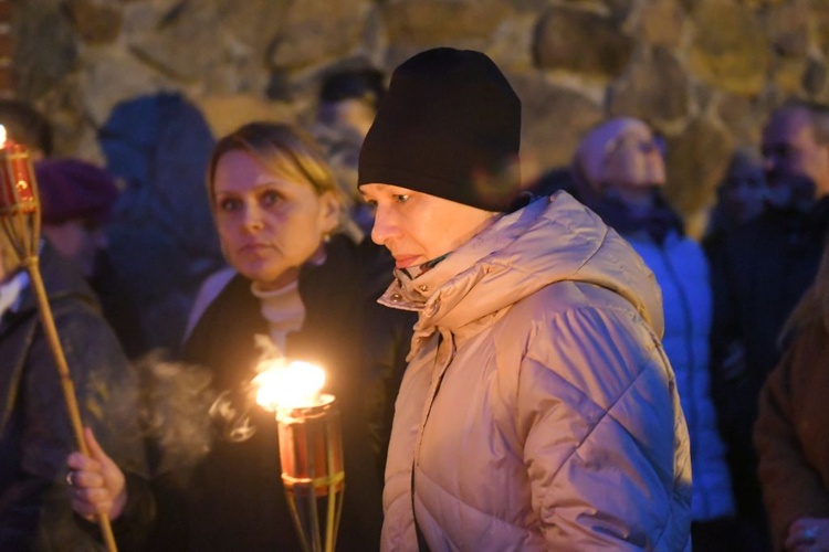 Rzepin. Poszli za krzyżem z Janem Pawłem II