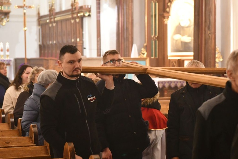 Rzepin. Poszli za krzyżem z Janem Pawłem II
