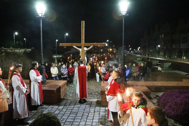 Droga Krzyżowa ulicami Głogowa