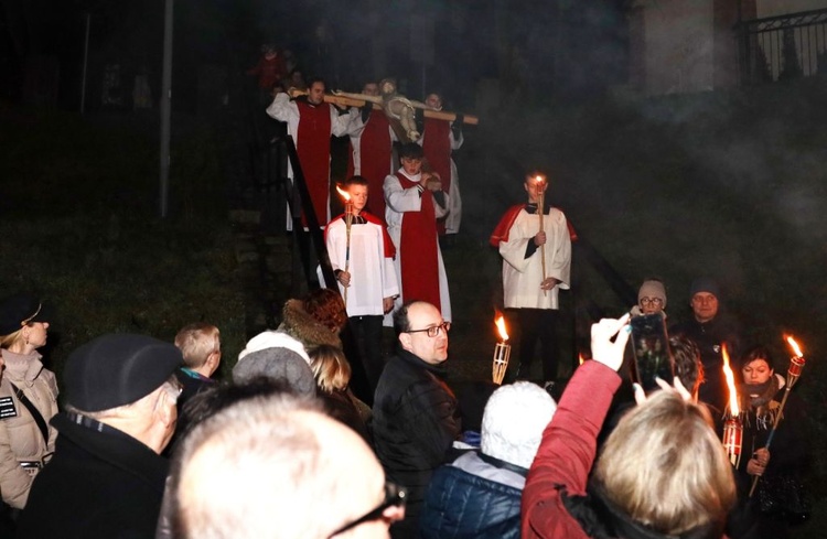 Droga Krzyżowa ulicami Głogowa