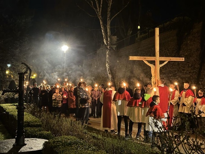 Droga Krzyżowa ulicami Głogowa