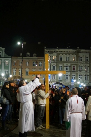 Wałbrzych. Droga Krzyżowa ulicami Śródmieścia