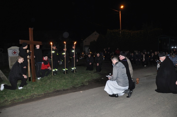 Jubileuszowa Droga Krzyżowa w Sławikowie