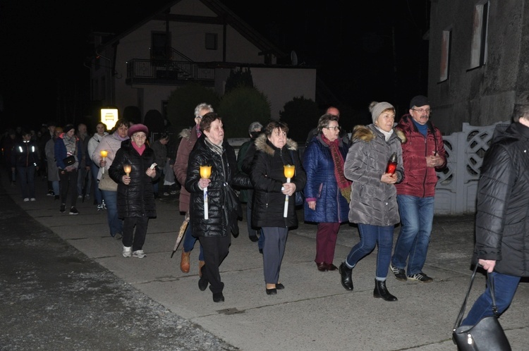 Jubileuszowa Droga Krzyżowa w Sławikowie