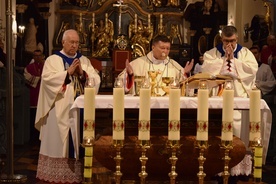 W centrum obchodów rocznicowych była uroczysta Eucharystia. 