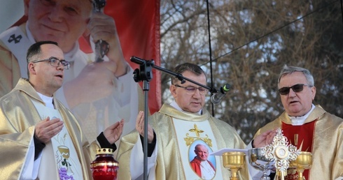 Pilanie dziękowali Bogu za św. Jana Pawła II