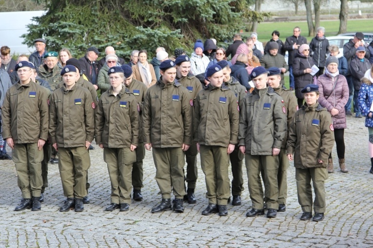Msza św. pod papieskim pomnikiem