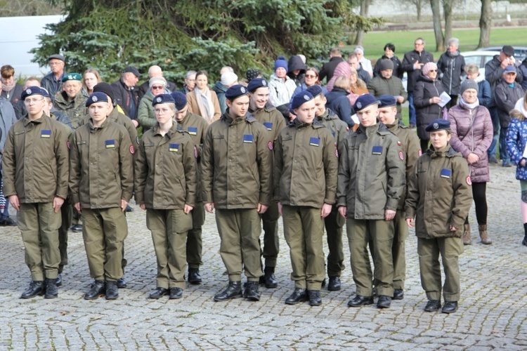 Msza św. pod papieskim pomnikiem