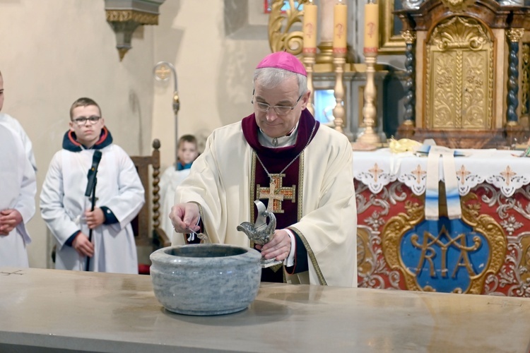 Poświęcenie ołtarza w Długopolu Górnym